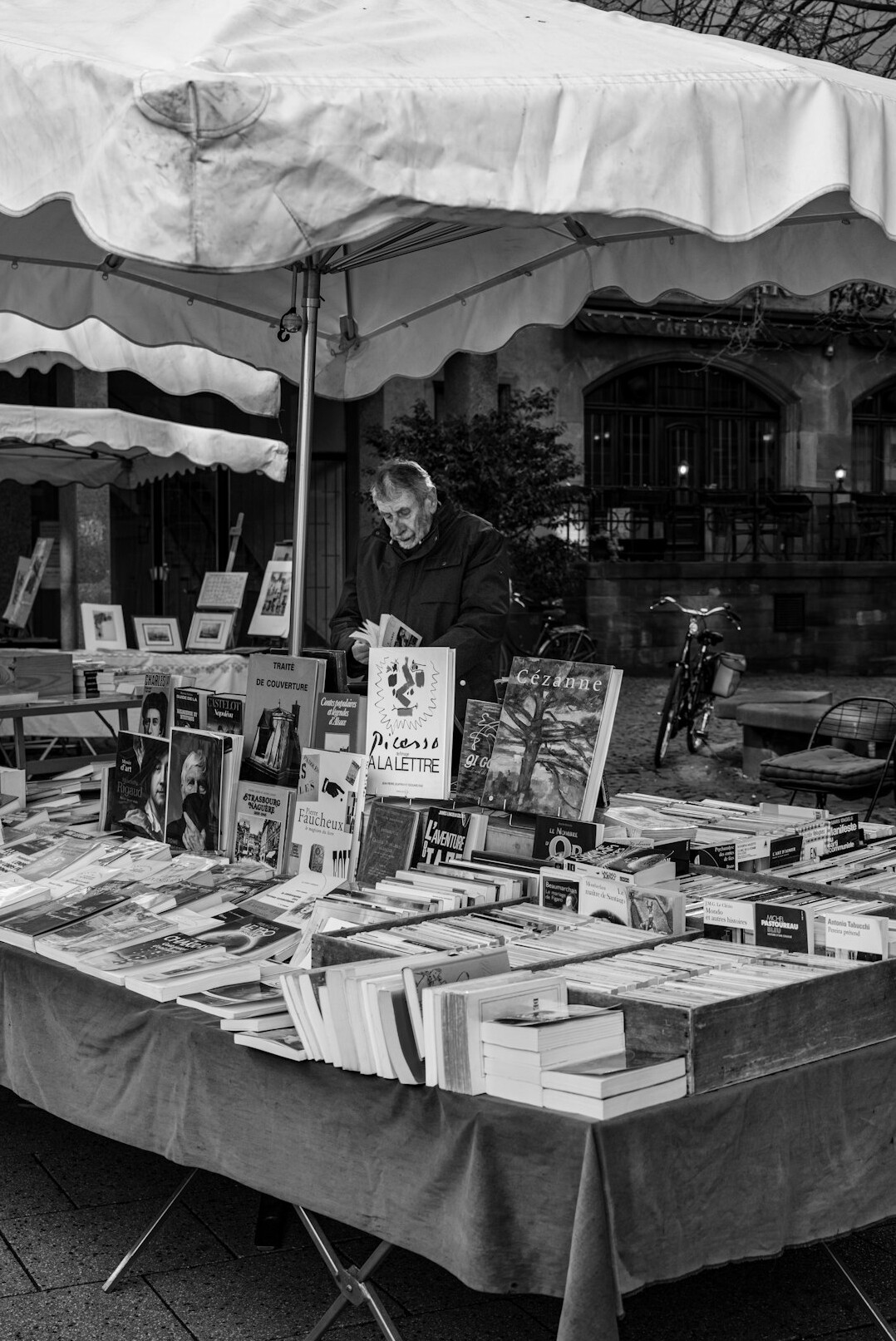 author book signing event